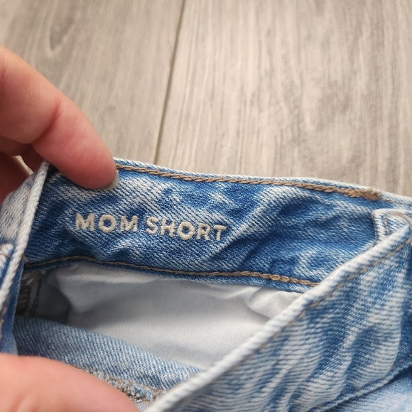 American Eagle Distressed Mom Short 0 - Picture 10 of 11